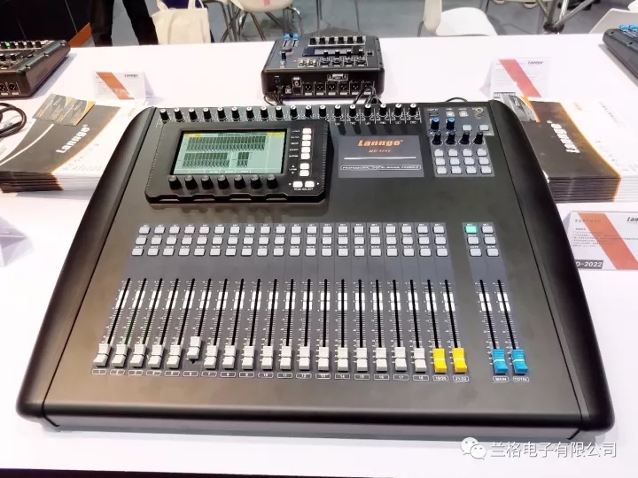 1534238155744418.jpg 22.webp.jpg